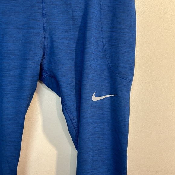 Nike brand women’s workout leggings 3/4 length size M blue color - Picture 3 of 6